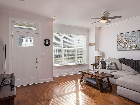 4th image of 1429 Park Ave