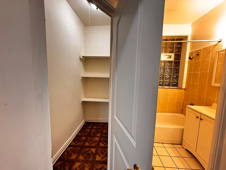 7737 N Sheridan Rd #2 — Photo 9
