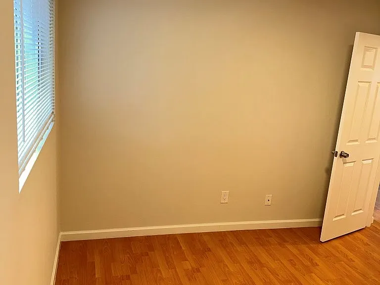 900 Alvarez Ave #8 — Photo 13