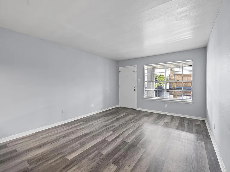 3802 E Nasa Pkwy — Photo 8
