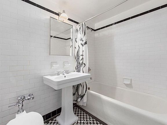 4th image of 410 W 24th St APT 9E