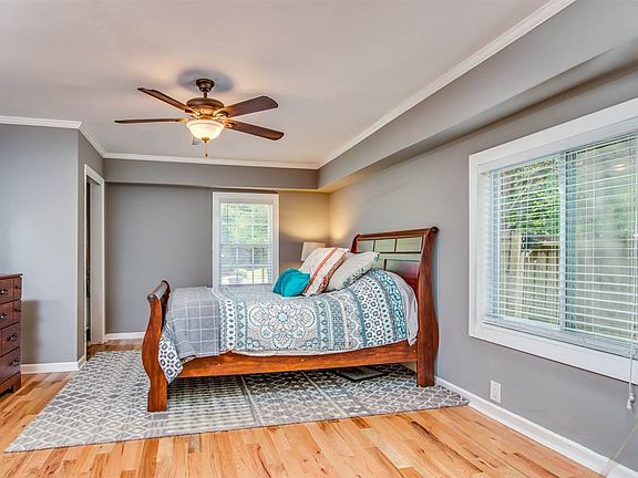5th image of 33 Butternut Dr