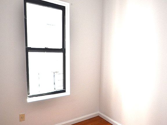 5th image of 624 W 139th St #5B