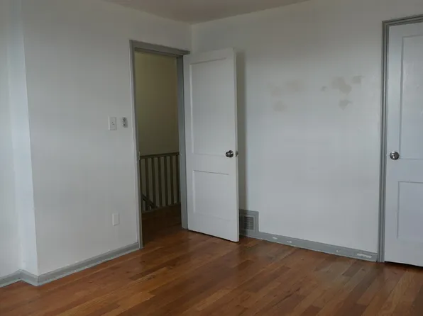 323 Stevens Avenue image 9 of 30