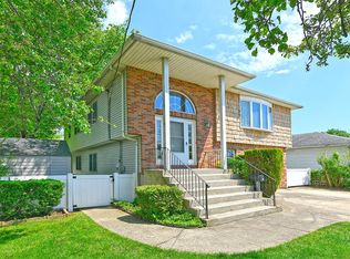 64 S Nassau St, Bethpage, NY 11714