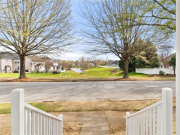 5th image of 281 Old Towne Dr