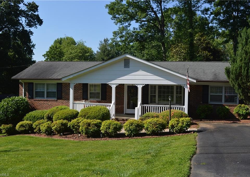 1st image of 275 Dudley Ave