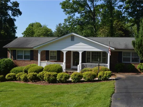 275 Dudley Ave, Mount Airy, NC 27030