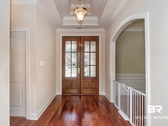 3rd image of 808 Wildwood Ave