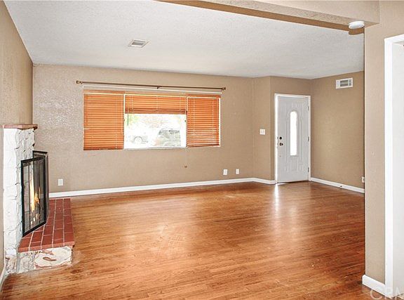 4th image of 730 E Johnston Ave