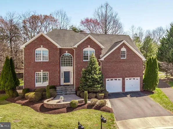 47434 Riverbank Forest Pl, Sterling, VA 20165