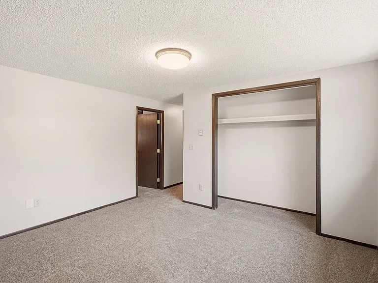 2705 N Robie Ct — Photo 17