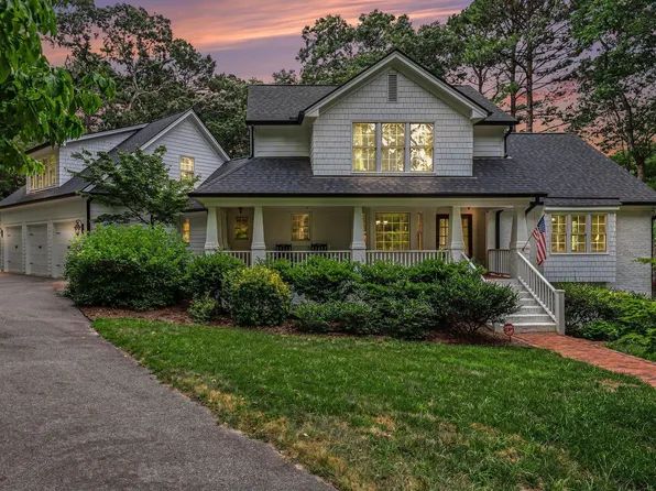 300 Cross Lake Dr, Fuquay Varina, NC 27526