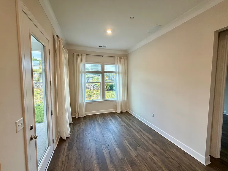 310 Buckwood Ln — Photo 7