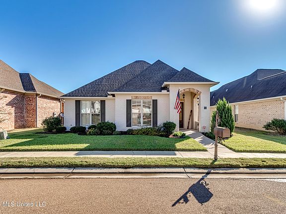 2nd image of 20 Enclave Cir