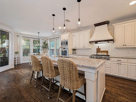 4th image of 712 Glendevon Dr