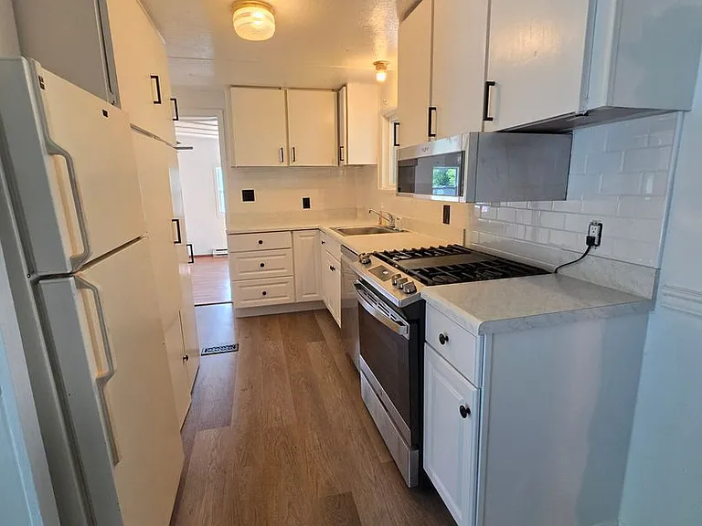 470 Washington St — Photo 11