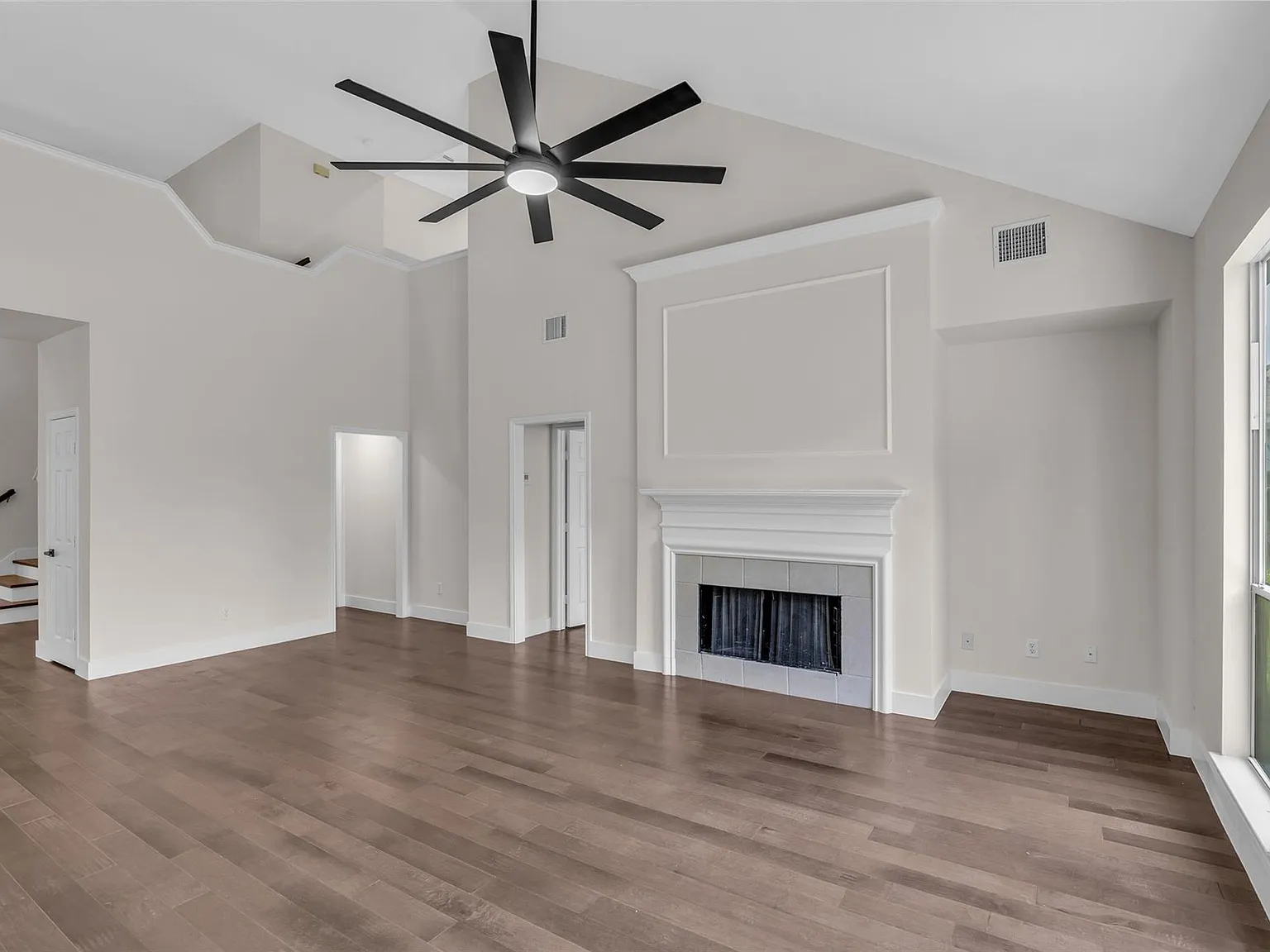 4 bed, 3.5 bath, 3300 sqft, $3,600 — Photo 4