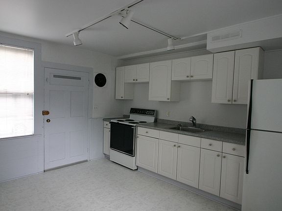 Large eat in kitchen