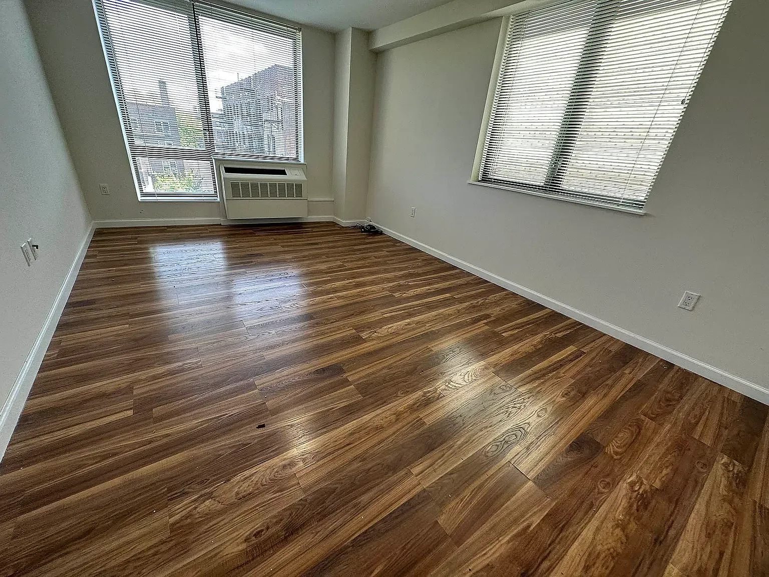 2763 Morris Avenue — Photo 2
