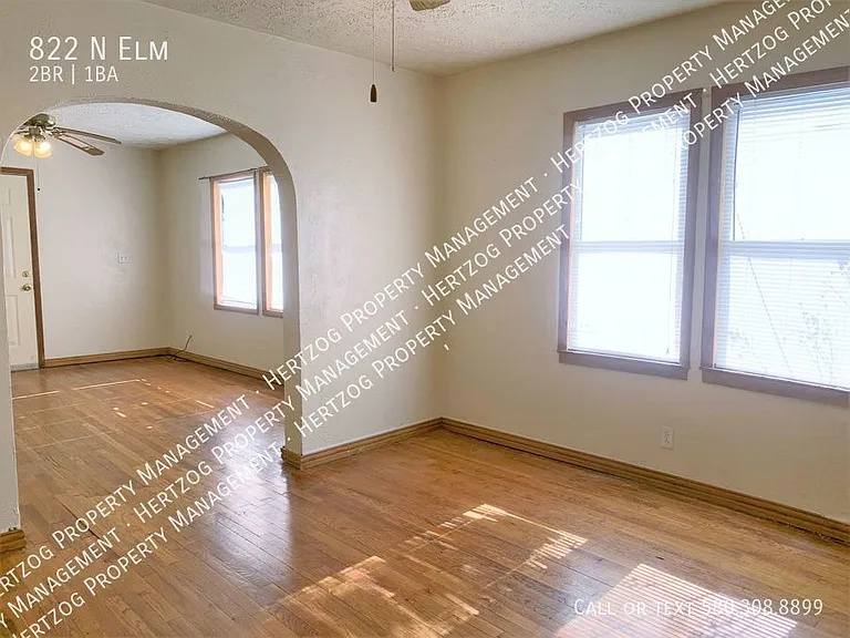 822 N Elm St — Photo 5