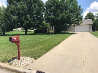 304 Florence Dr, Utica, IL 61373