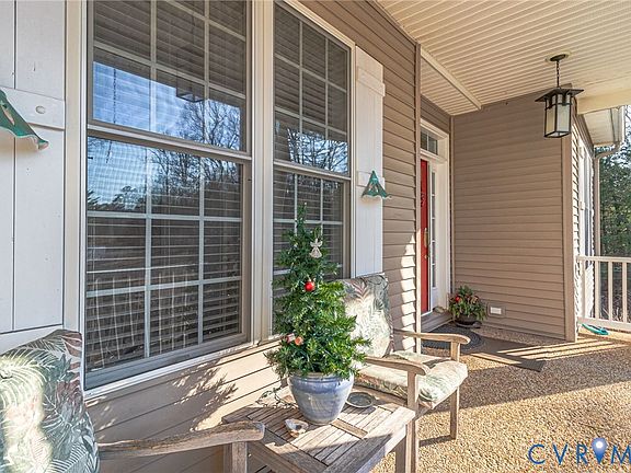 3rd image of 2 Eagles Nest Ln