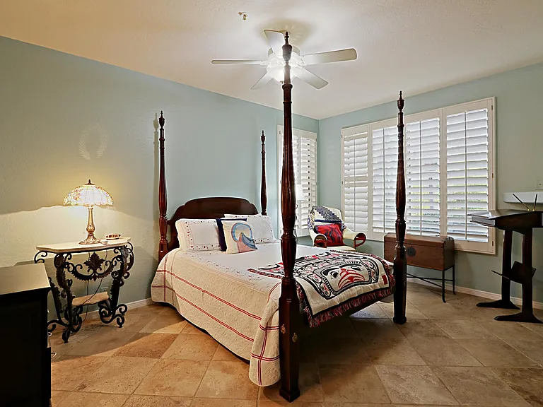 6747 E Eagle Feather Rd — Photo 16