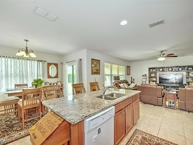 3200 Birch Tree Ln — Photo 12