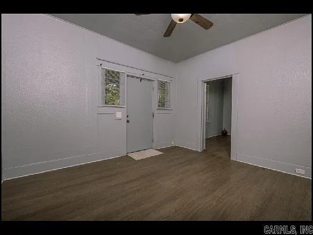 3 bed, 1.0 bath, 988 sqft, $900 — Photo 4