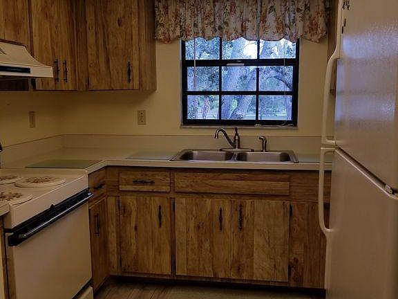 2nd image of 402 Marina Isles Pkwy Unit 1