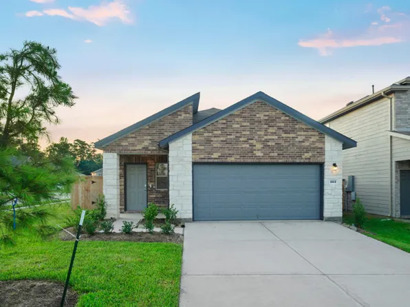 303 Shady Cedar Hill Ln, Willis, TX 77378