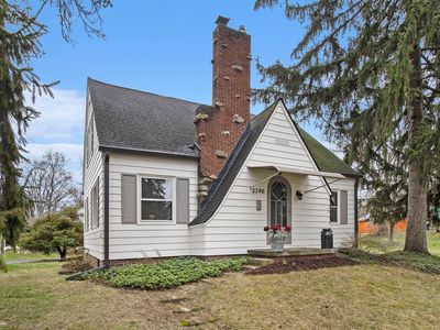2396 Montroyal Ave, Waterford, MI, 48328