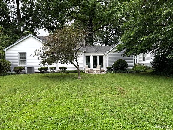 3rd image of 13 Cambridge Dr