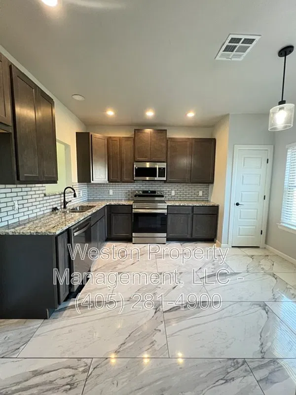 3 bed, 2.0 bath, 1175 sqft, $1,495 — Photo 4