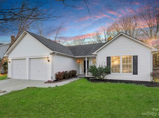 1836 Pine Mountain Rd, Charlotte, NC 28214