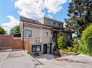 79 25th St #2, Toronto, ON M8V3P7