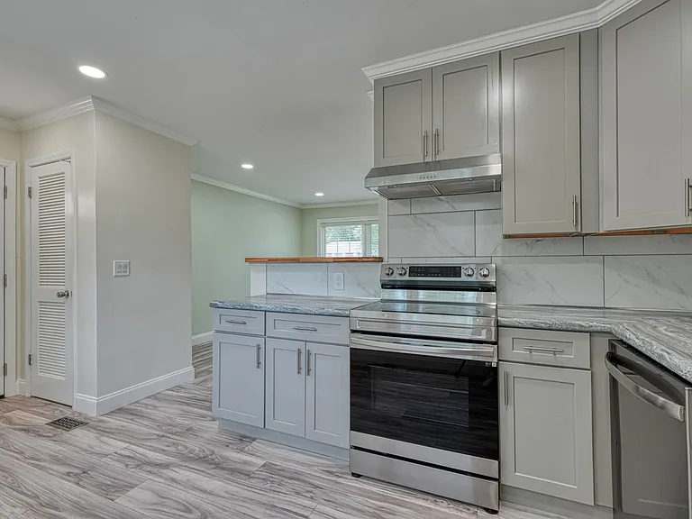 311 Pioneer Pl — Photo 12