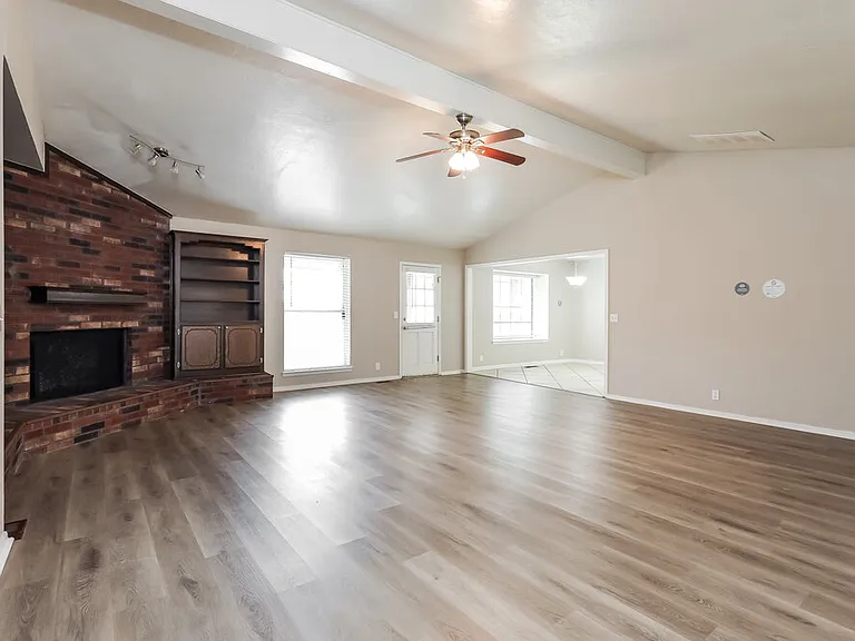 1112 Briar Bend Trl — Photo 4