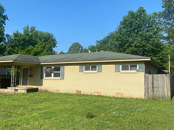 2nd image of 1133 Logan Ln