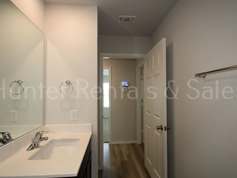 7007 Gilbert Dr — Photo 21