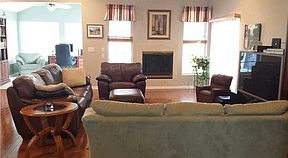 4th image of 27 Cambridge Cir