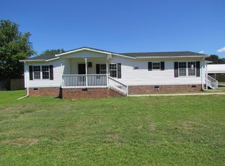 5565 Henderson Hill Rd, Chesnee, SC 29323