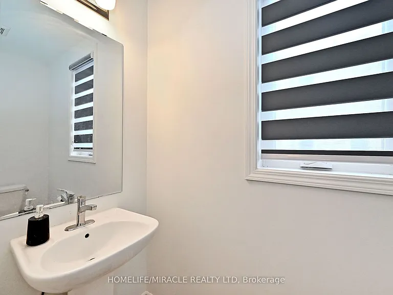 689 Mika St — Photo 34
