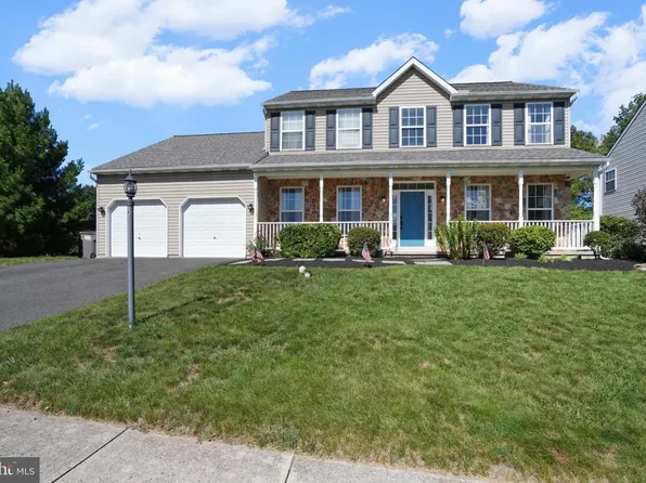 35 Pine Tree Dr, Royersford, PA 19468