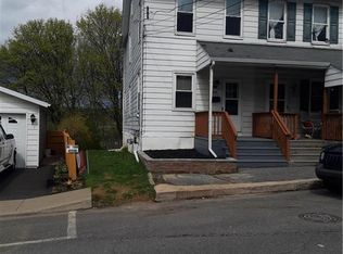 427 S Walnut St, Slatington, PA 18080