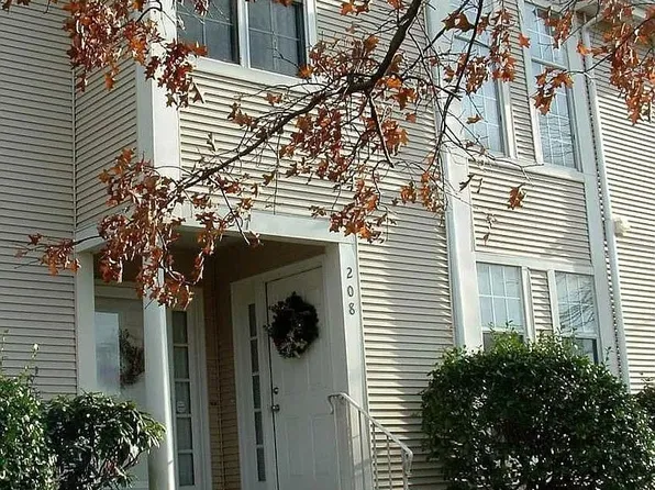 208 Country Club Court #208, Rocky Hill, CT 06067