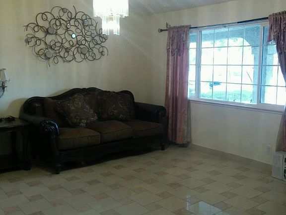 3rd image of 3874 Manford Cir