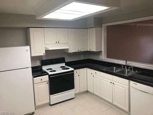 For Rent 3 Bedroom / Thalia Area — Photo 4