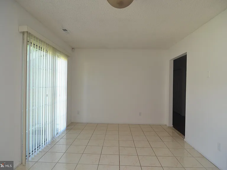 4004 Adelaide Dr — Photo 9